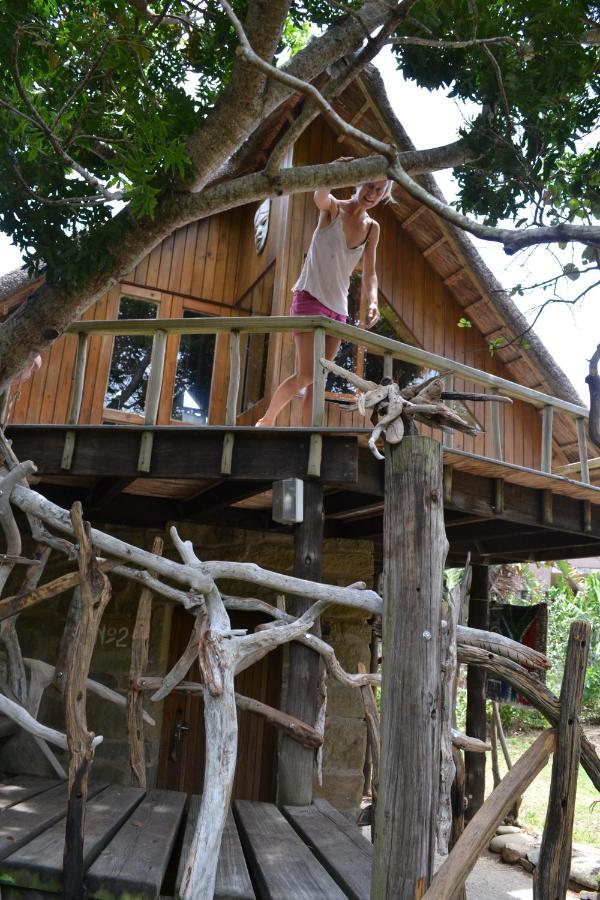 Driftwood Treehouse Hotel Sunrise-on-Sea Bagian luar foto