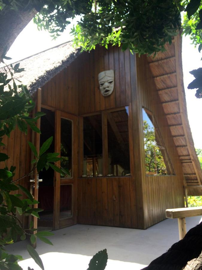Driftwood Treehouse Hotel Sunrise-on-Sea Bagian luar foto